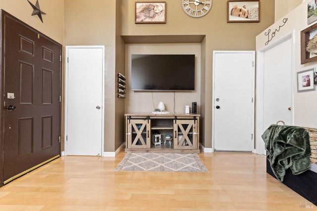 706 Powderhorn Ave, Santa Rosa, CA 95407