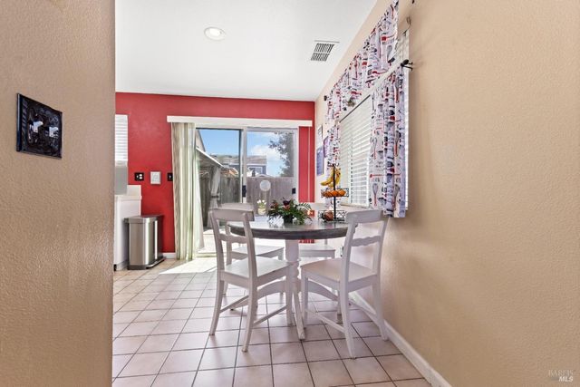 706 Powderhorn Ave, Santa Rosa, CA 95407