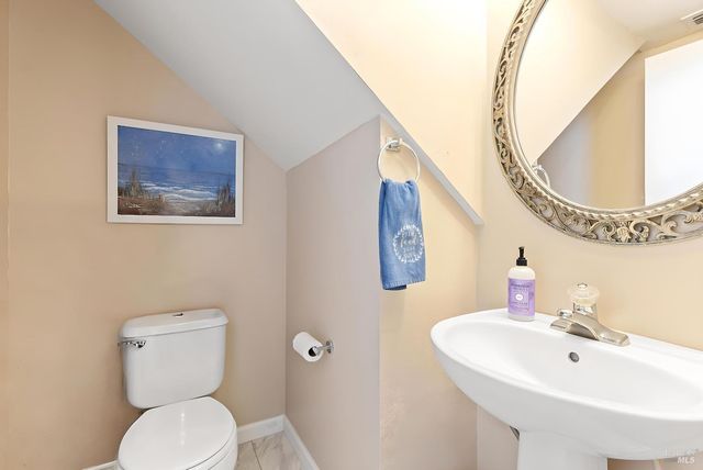 706 Powderhorn Ave, Santa Rosa, CA 95407