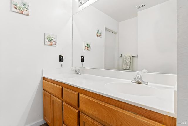 706 Powderhorn Ave, Santa Rosa, CA 95407