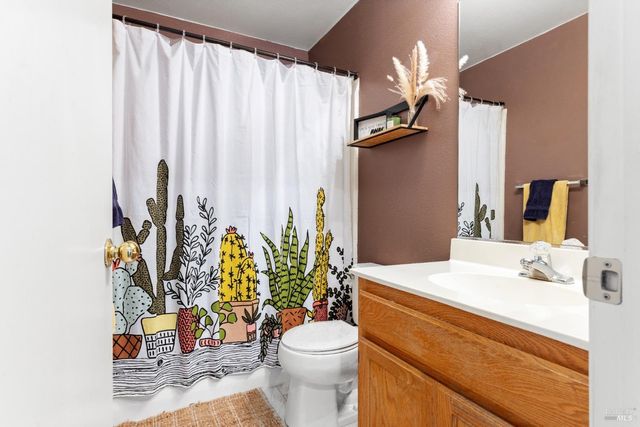 706 Powderhorn Ave, Santa Rosa, CA 95407