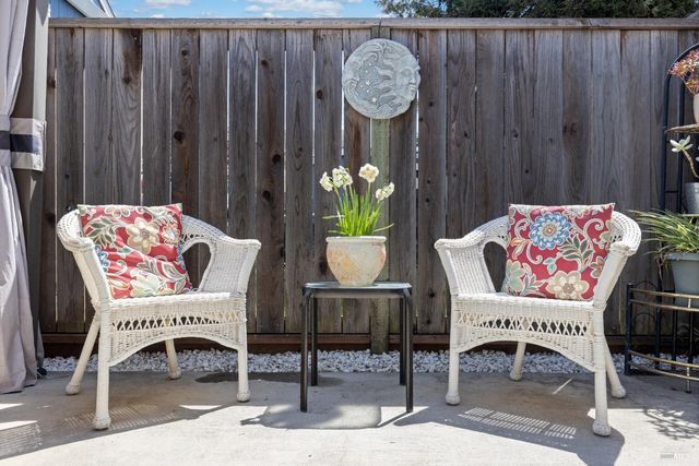 706 Powderhorn Ave, Santa Rosa, CA 95407