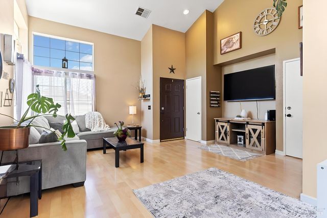 706 Powderhorn Ave, Santa Rosa, CA 95407