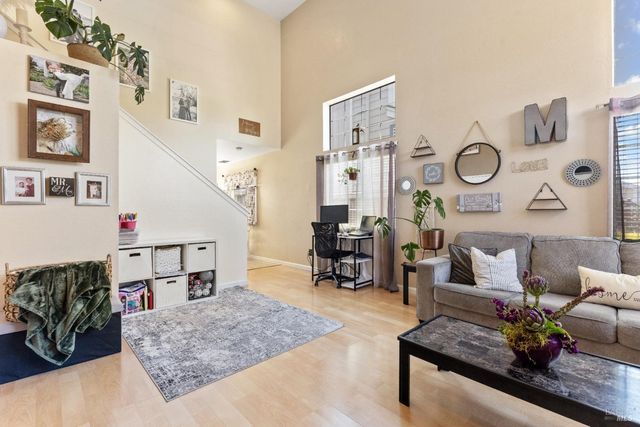 706 Powderhorn Ave, Santa Rosa, CA 95407