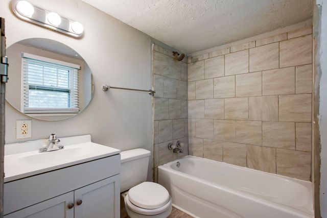 1801 Elizabeth Rd, Nashville, TN 37218