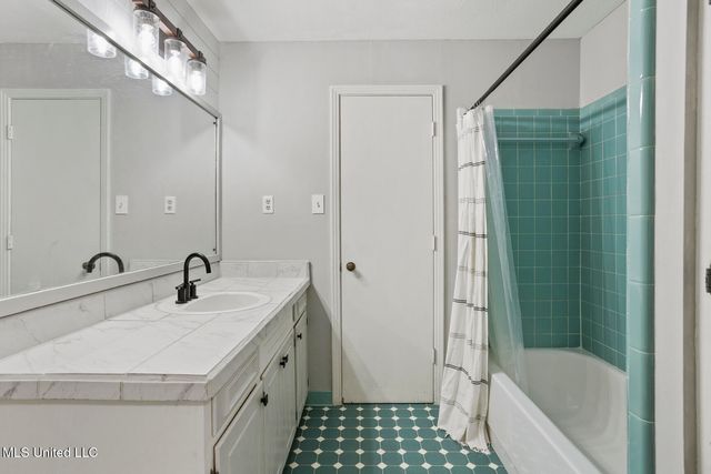 1405 Riverwood Drive, Jackson, MS 39211