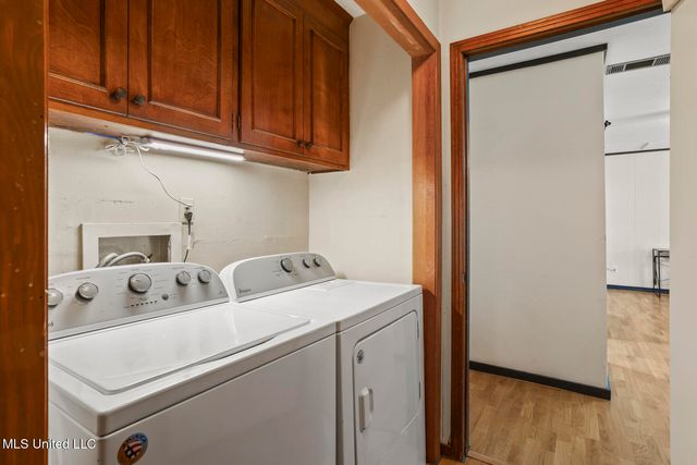 1405 Riverwood Drive, Jackson, MS 39211