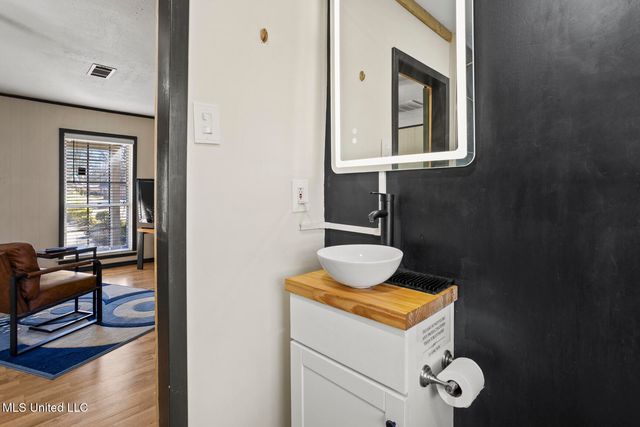 1405 Riverwood Drive, Jackson, MS 39211