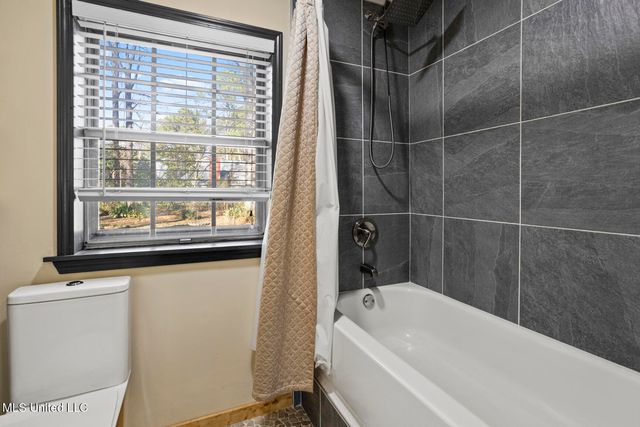 1405 Riverwood Drive, Jackson, MS 39211