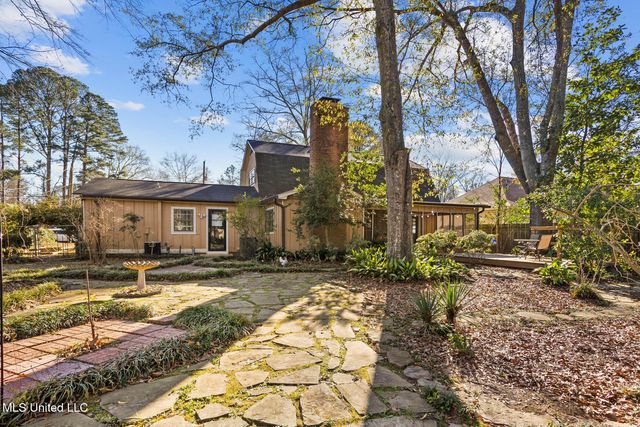 1405 Riverwood Drive, Jackson, MS 39211