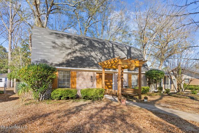 1405 Riverwood Drive, Jackson, MS 39211