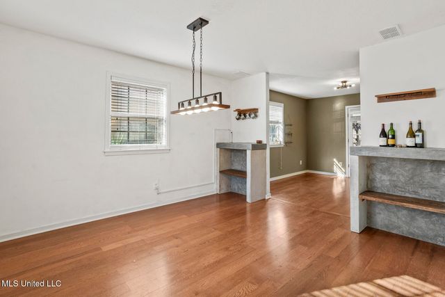 1405 Riverwood Drive, Jackson, MS 39211