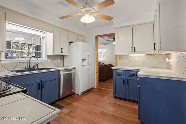 1405 Riverwood Drive, Jackson, MS 39211