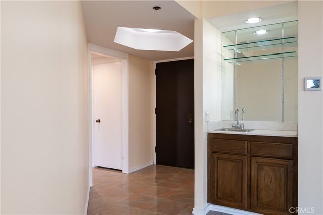 222 Monterey Road 805, Glendale, CA 91206