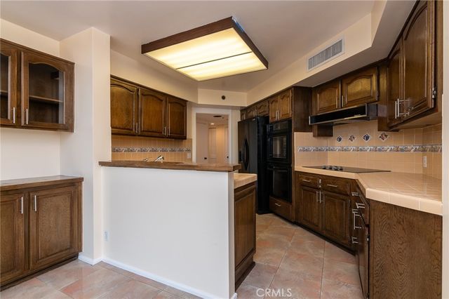 222 Monterey Road 805, Glendale, CA 91206