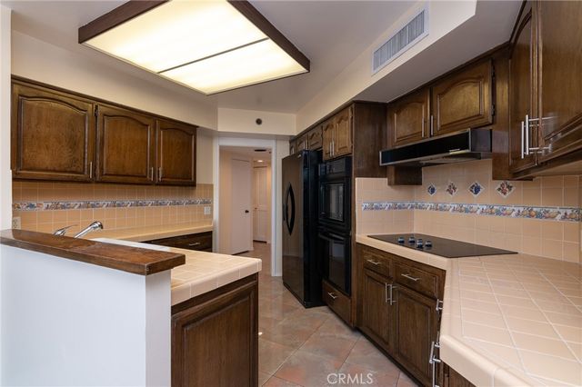 222 Monterey Road 805, Glendale, CA 91206