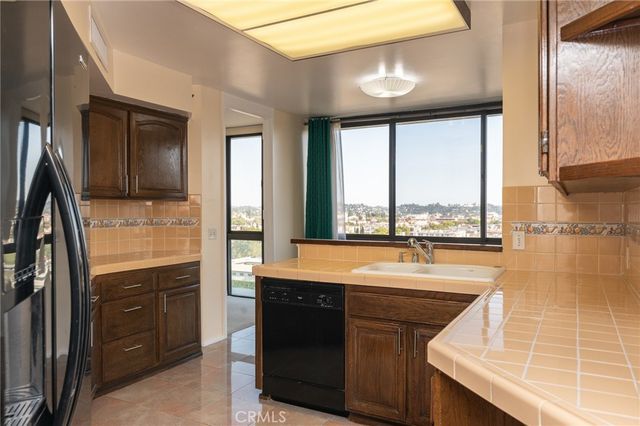 222 Monterey Road 805, Glendale, CA 91206