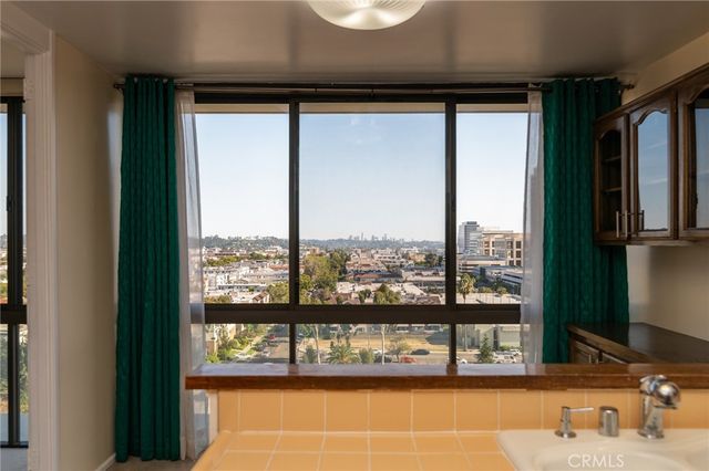 222 Monterey Road 805, Glendale, CA 91206