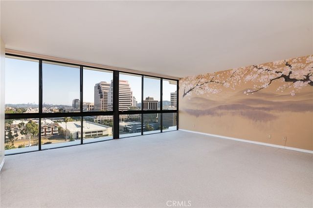 222 Monterey Road 805, Glendale, CA 91206