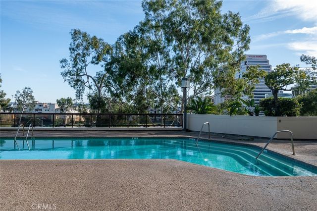222 Monterey Road 805, Glendale, CA 91206