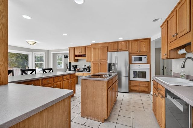 40 Anthony Rd., Tewksbury, MA 01876