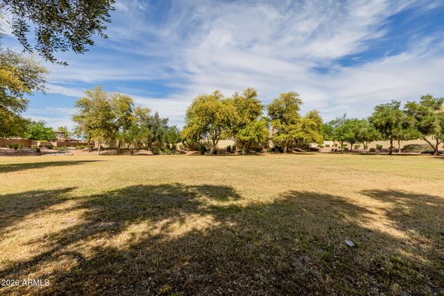 8010 W BELMONT Avenue, Glendale, AZ 85303