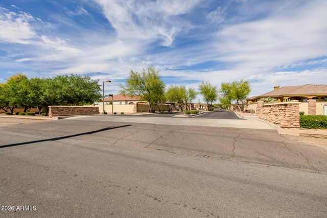 8010 W BELMONT Avenue, Glendale, AZ 85303