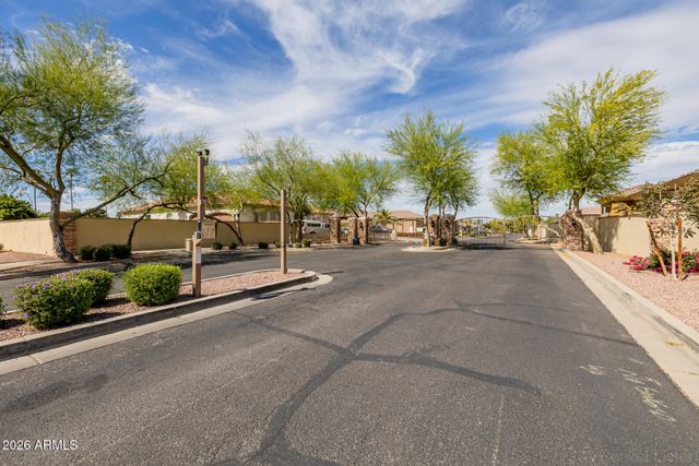 8010 W BELMONT Avenue, Glendale, AZ 85303