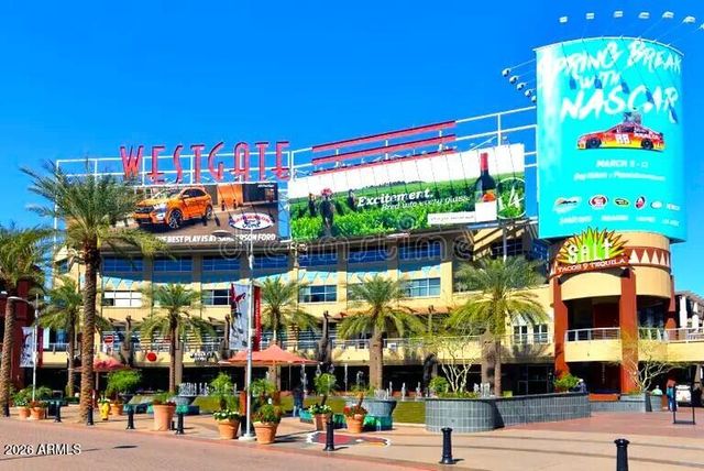 8010 W BELMONT Avenue, Glendale, AZ 85303