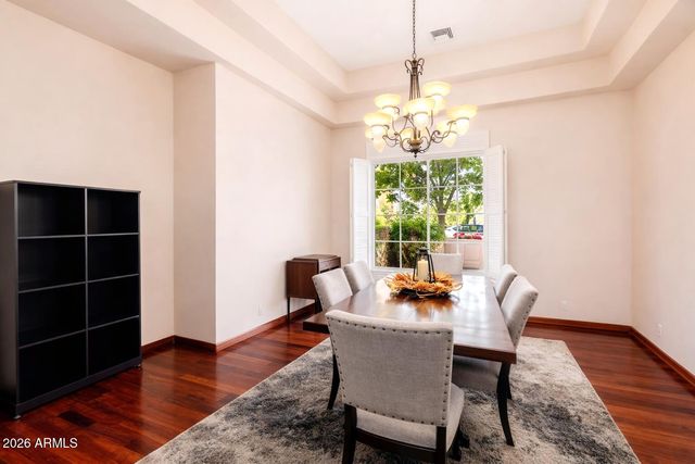 8010 W BELMONT Avenue, Glendale, AZ 85303