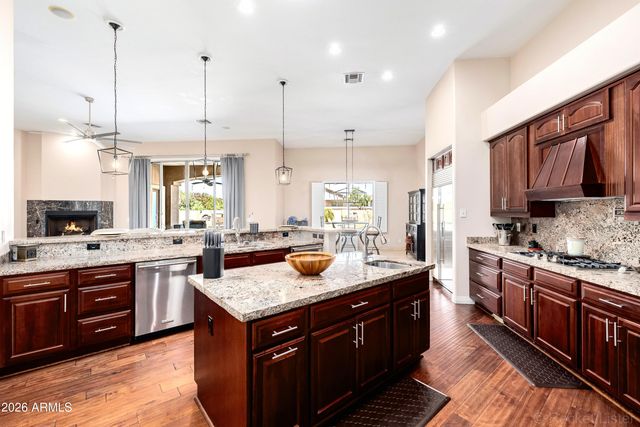 8010 W BELMONT Avenue, Glendale, AZ 85303