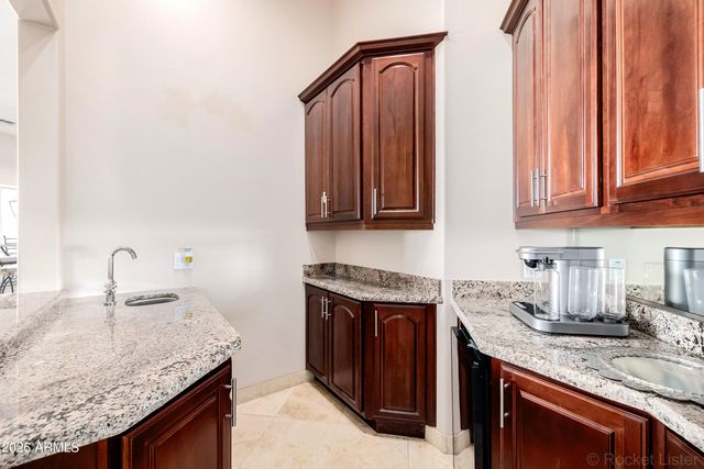 8010 W BELMONT Avenue, Glendale, AZ 85303