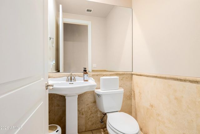 8010 W BELMONT Avenue, Glendale, AZ 85303