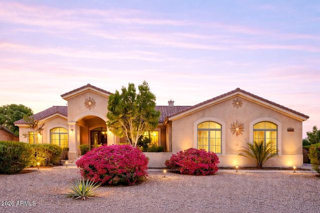 8010 W BELMONT Avenue, Glendale, AZ 85303