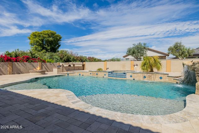 8010 W BELMONT Avenue, Glendale, AZ 85303