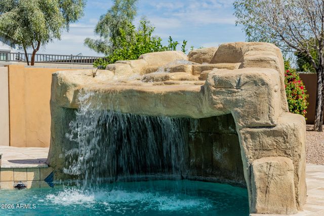 8010 W BELMONT Avenue, Glendale, AZ 85303