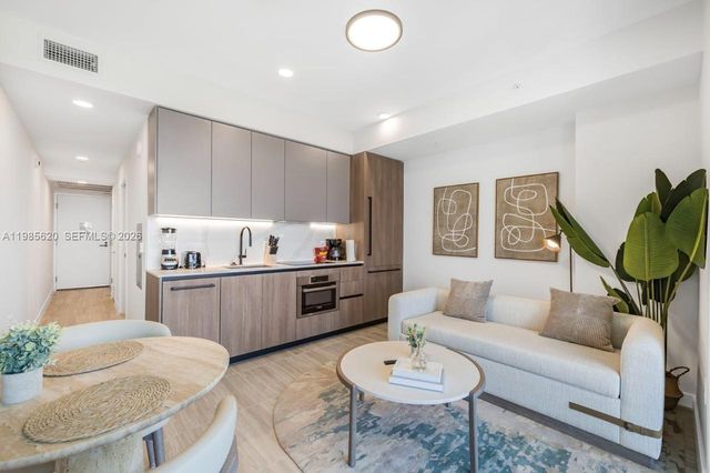 580 72nd Street 613, Miami Beach, FL 33141