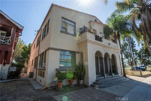 920 N Park, Long Beach, CA 90813