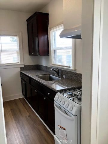 920 N Park, Long Beach, CA 90813