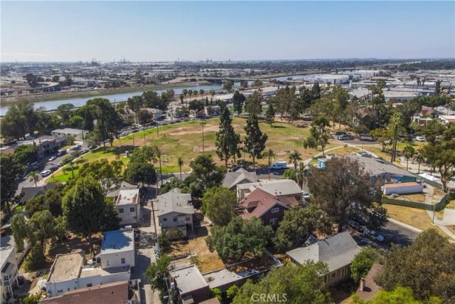 920 N Park, Long Beach, CA 90813
