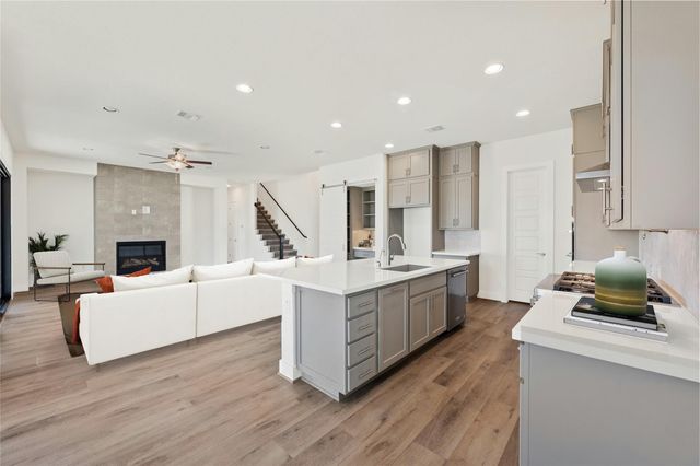 601 Gunison DR, Lakeway, TX 78738