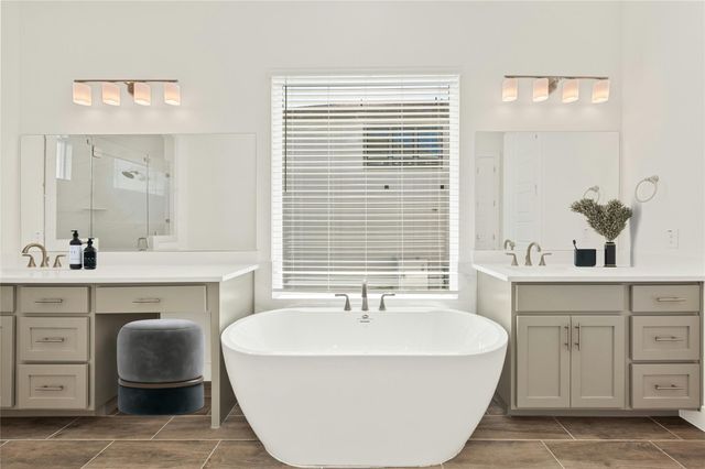 601 Gunison DR, Lakeway, TX 78738