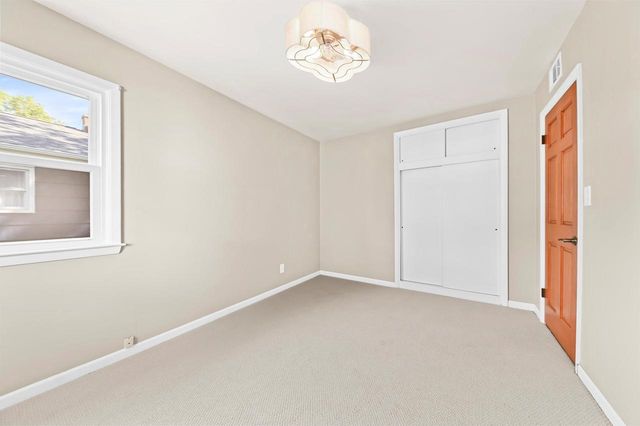 5737 N Sievers PLACE, Glendale, WI 53209