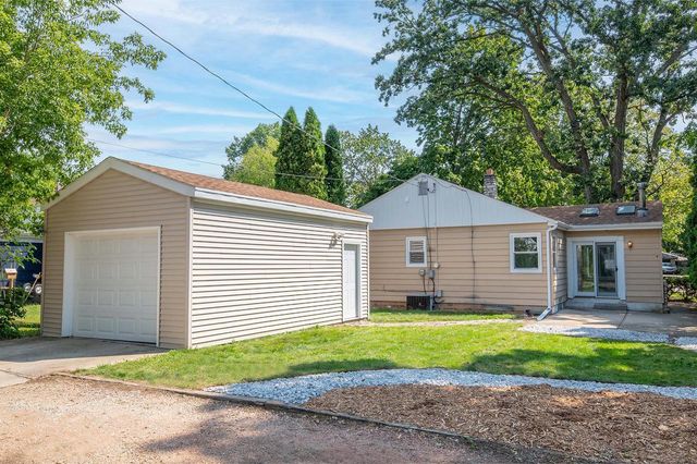 5737 N Sievers PLACE, Glendale, WI 53209