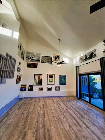 4224 SW 87th Ter, Cooper City, FL 33328