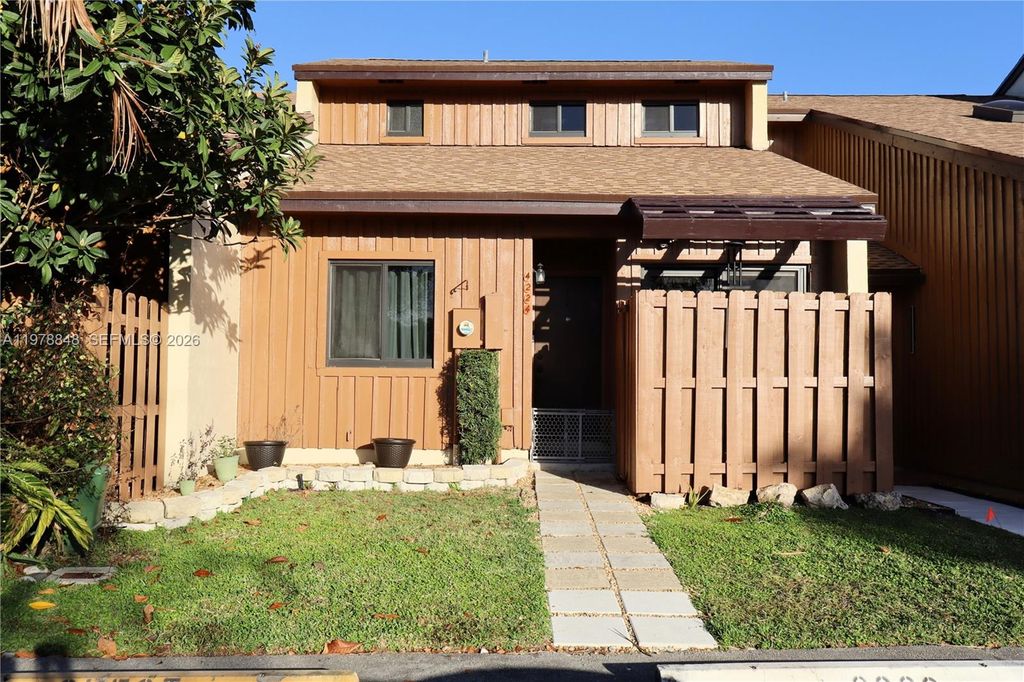 4224 SW 87th Ter, Cooper City, FL 33328