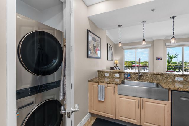 2633 NE 14th Avenue 308, Wilton Manors, FL 33334