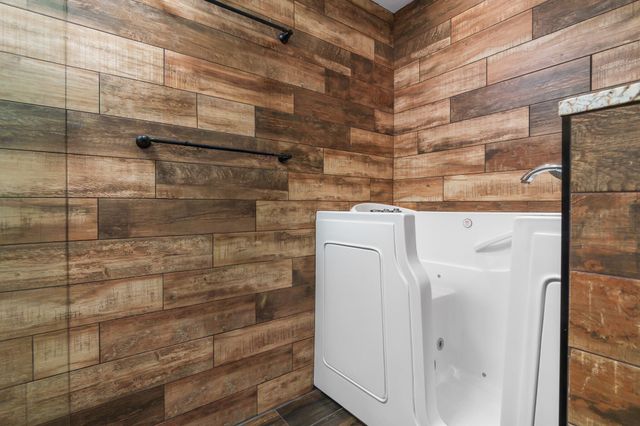 2633 NE 14th Avenue 308, Wilton Manors, FL 33334