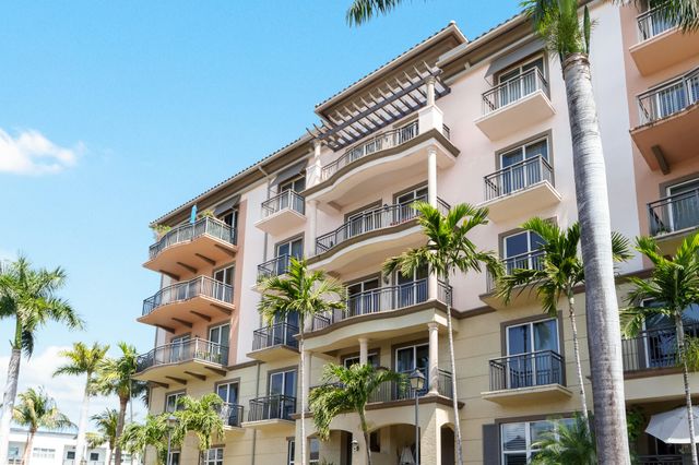 2633 NE 14th Avenue 308, Wilton Manors, FL 33334