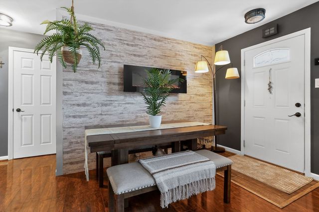 14308 S Kenneth Avenue, Midlothian, IL 60445